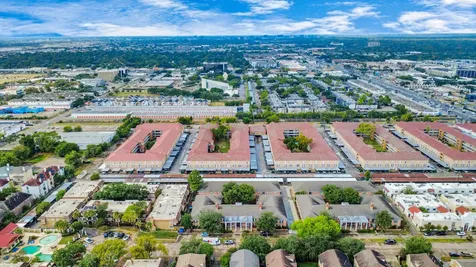 2824 Briarhurst Dr Drive 12 Houston TX 77057