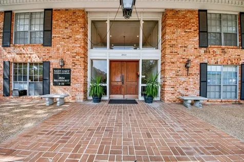 2824 Briarhurst Dr Drive 12 Houston TX 77057