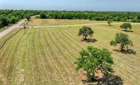 140 Bellwood Lake Lane Bellville TX 77418