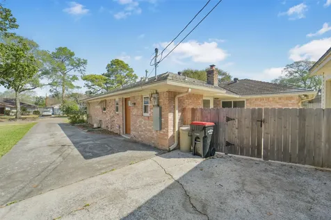8415 Braesdale Lane Houston TX 77071
