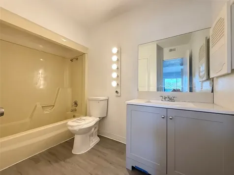 2822 S Bartell Drive 38 Houston TX 77054