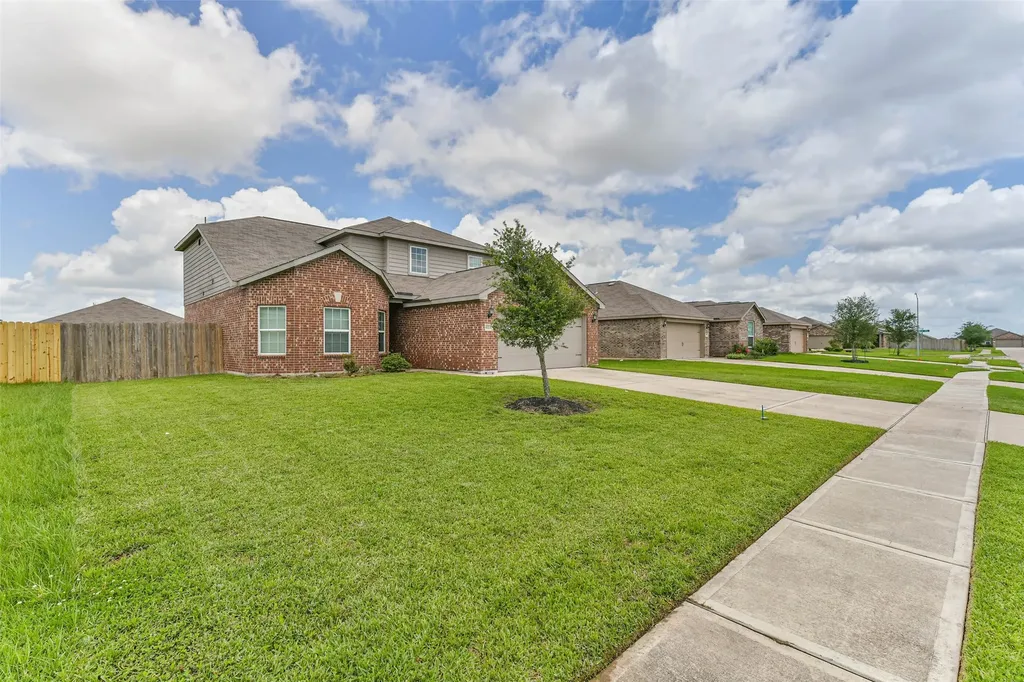 1123 Rare Fancy Drive Iowa Colony TX 77583
