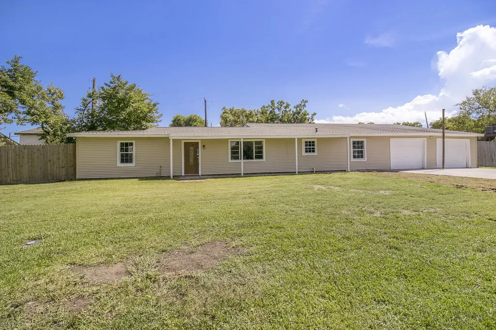 311 Bayside Drive La Porte TX 77571