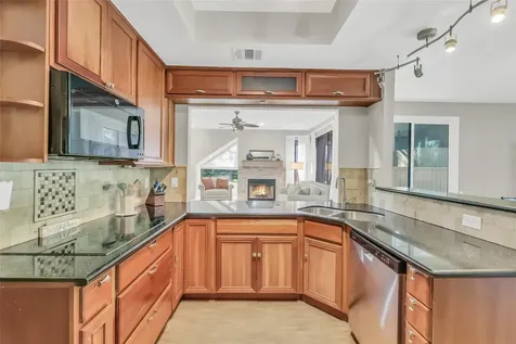 271 Litchfield Lane Houston TX 77024