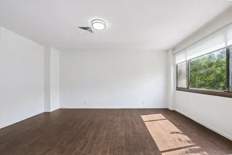 49 Briar Hollow Lane 101 Houston TX 77027