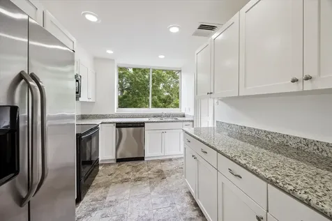 49 Briar Hollow Lane 101 Houston TX 77027