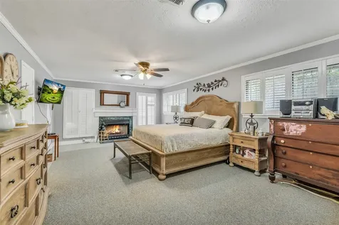 222 Hillcrest Drive Conroe TX 77303