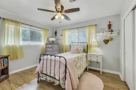 222 Hillcrest Drive Conroe TX 77303