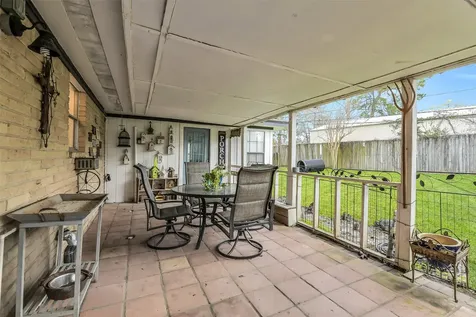 222 Hillcrest Drive Conroe TX 77303