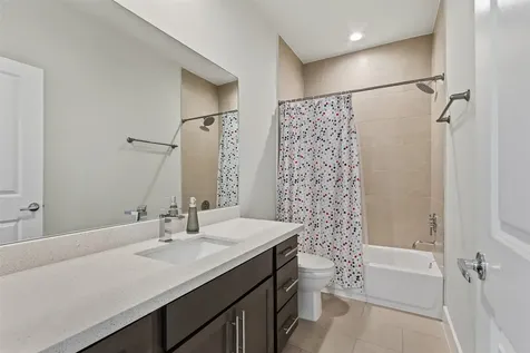 126 Knightsbridge Park Lane Houston TX 77018