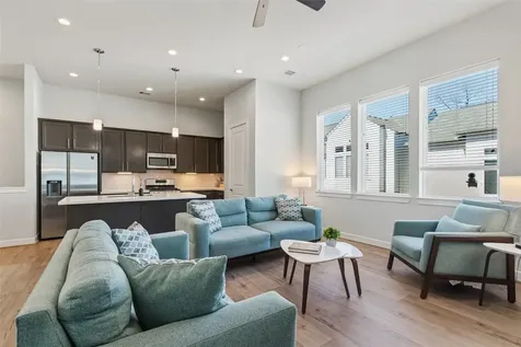 126 Knightsbridge Park Lane Houston TX 77018