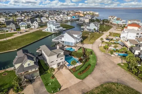 519 Westerly Drive Tiki Island TX 77554