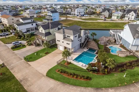 519 Westerly Drive Tiki Island TX 77554