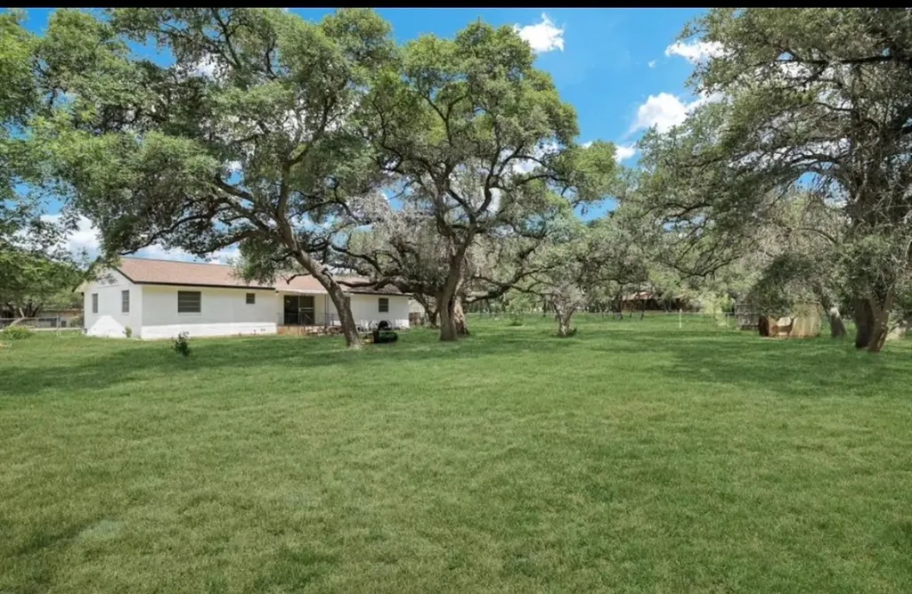 1195 Ridgewood Bend Canyon Lake TX 78133