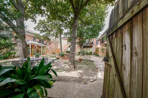 2822 Briarhurst Drive 43 Houston TX 77057