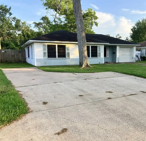 324 Acacia Street Lake Jackson TX 77566