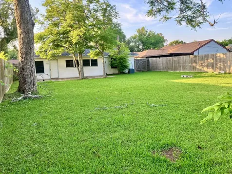 324 Acacia Street Lake Jackson TX 77566