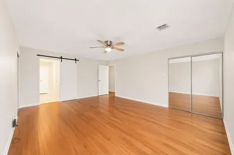 9850 Pagewood Lane 1305 Houston TX 77042