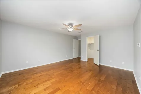 9850 Pagewood Lane 1305 Houston TX 77042