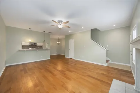 9850 Pagewood Lane 1305 Houston TX 77042