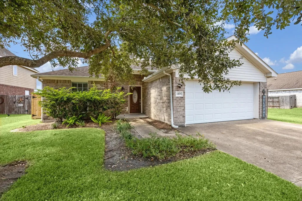 1805 Clover Patch Lane Alvin TX 77511
