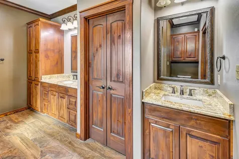 121 Spring Ridge Victoria TX 77904