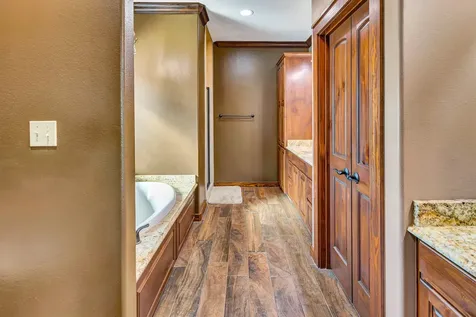 121 Spring Ridge Victoria TX 77904
