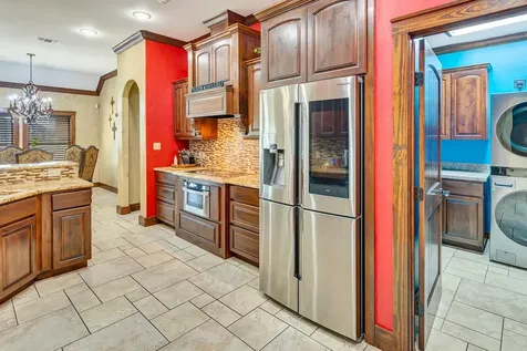 121 Spring Ridge Victoria TX 77904
