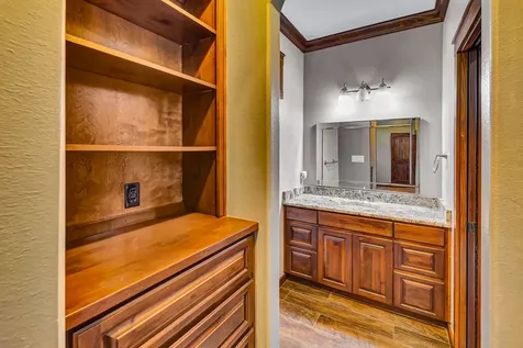 121 Spring Ridge Victoria TX 77904