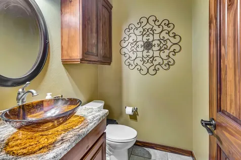 121 Spring Ridge Victoria TX 77904