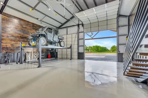 121 Spring Ridge Victoria TX 77904