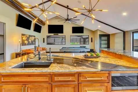 121 Spring Ridge Victoria TX 77904