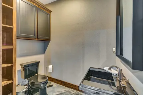 121 Spring Ridge Victoria TX 77904