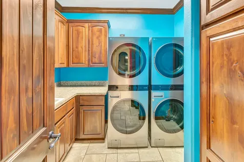 121 Spring Ridge Victoria TX 77904