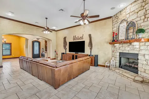 121 Spring Ridge Victoria TX 77904