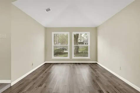 5306 Shady Gardens Drive Houston TX 77339