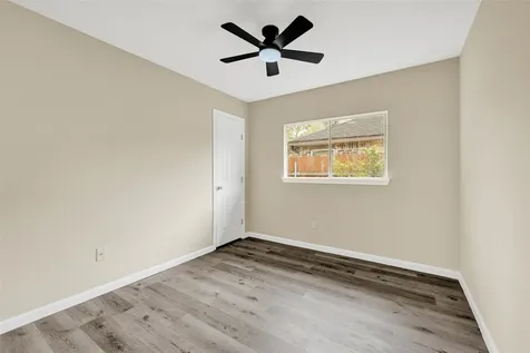 5306 Shady Gardens Drive Houston TX 77339