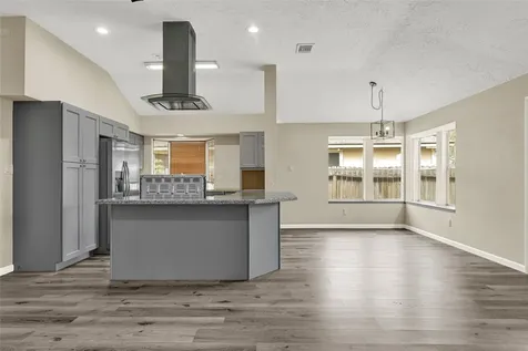 5306 Shady Gardens Drive Houston TX 77339