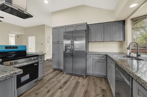 5306 Shady Gardens Drive Houston TX 77339