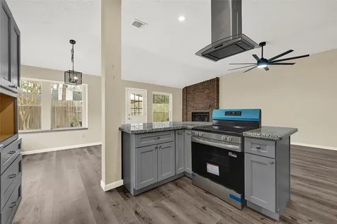 5306 Shady Gardens Drive Houston TX 77339
