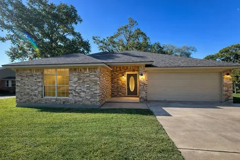216 Sleepy Hollow Drive Lake Jackson TX 77566