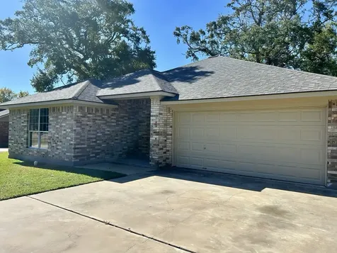 216 Sleepy Hollow Drive Lake Jackson TX 77566