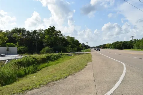 2304 Old Road Friendswood TX 77546