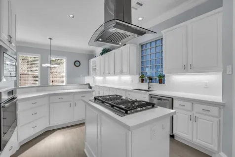 41 Wynden Oaks Drive Houston TX 77056