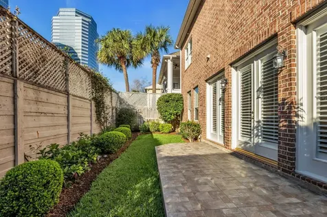 41 Wynden Oaks Drive Houston TX 77056
