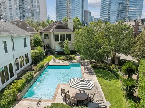 41 Wynden Oaks Drive Houston TX 77056