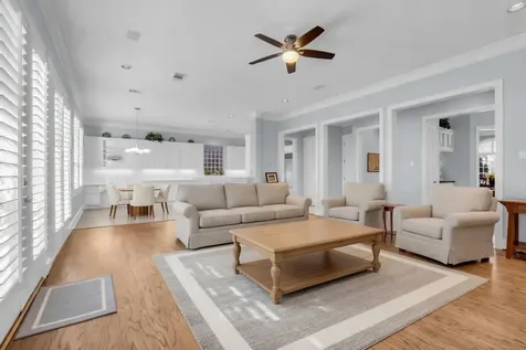 41 Wynden Oaks Drive Houston TX 77056