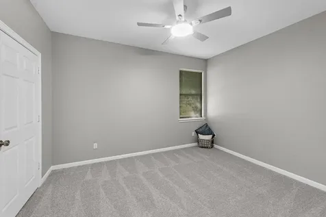 114 Winthrop Harbor S Montgomery TX 77356