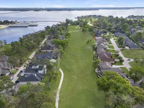 114 Winthrop Harbor S Montgomery TX 77356
