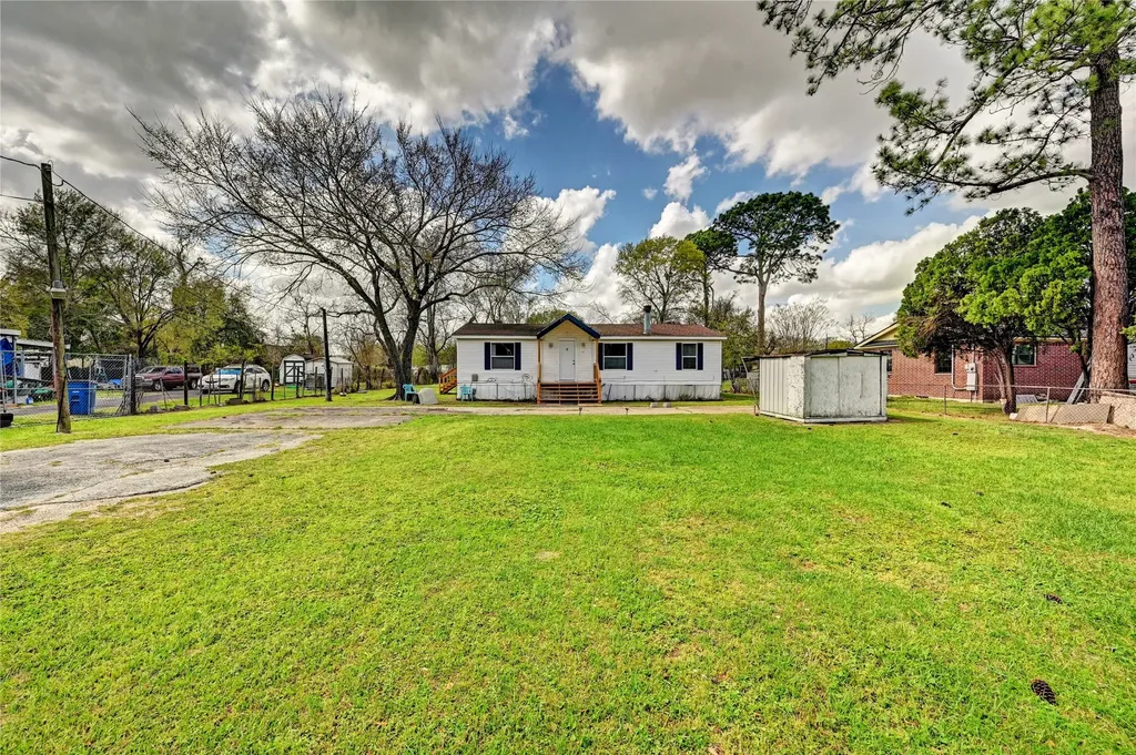 8119 Yale Street Houston TX 77037